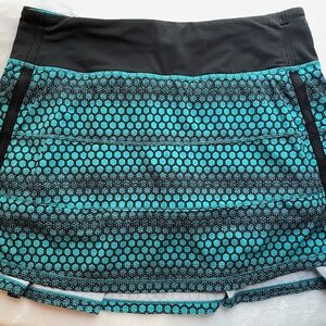 Lululemon Skirt size 6 - Turquoise
